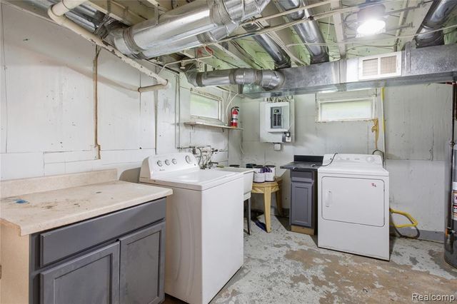 23060 Bernard Street Upper Unit, Taylor, MI 48180
