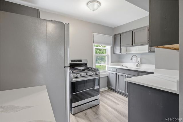 23060 Bernard Street Upper Unit, Taylor, MI 48180