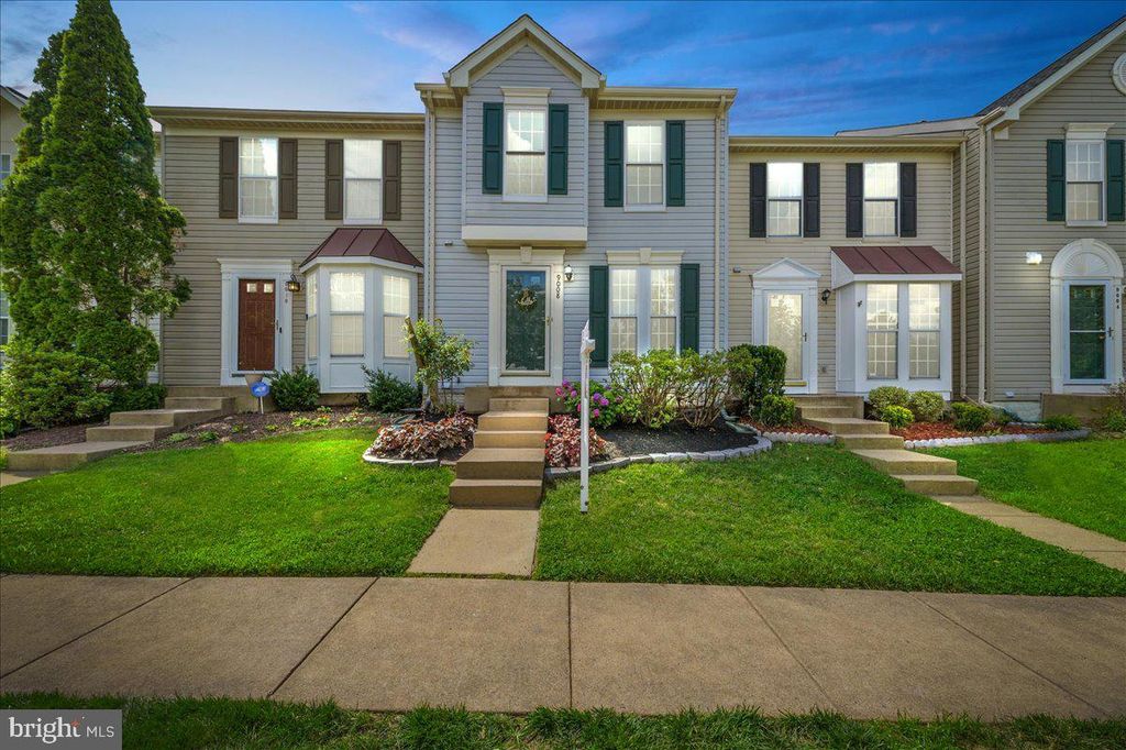 9008 CORIANDER CIR, Manassas, VA 20110