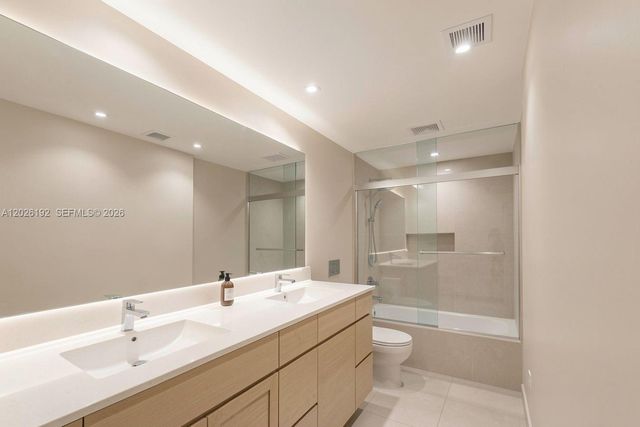 20379 W Country Club Dr 2636, Aventura, FL 33180