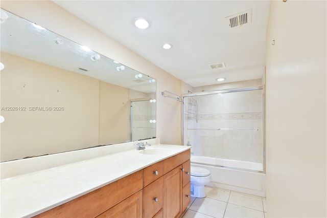 20379 W Country Club Dr 2636, Aventura, FL 33180