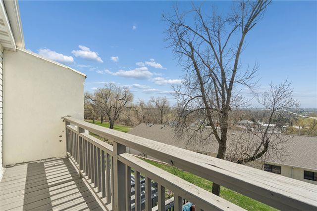 51 29th Ave Dr SW 18, Cedar Rapids, IA 52404