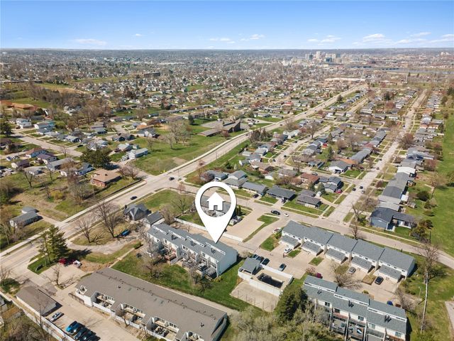 51 29th Ave Dr SW 18, Cedar Rapids, IA 52404
