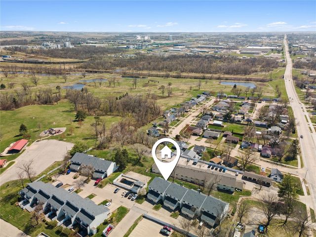 51 29th Ave Dr SW 18, Cedar Rapids, IA 52404
