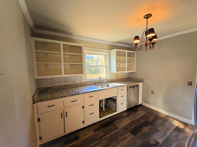 709 Southern Parkway, Athens, TN 37303