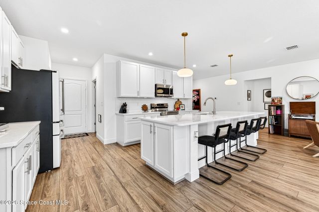 2530 Roygaris Street NW, Palm Bay, FL 32907