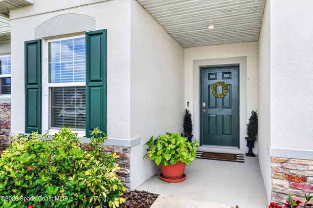 2530 Roygaris Street NW, Palm Bay, FL 32907