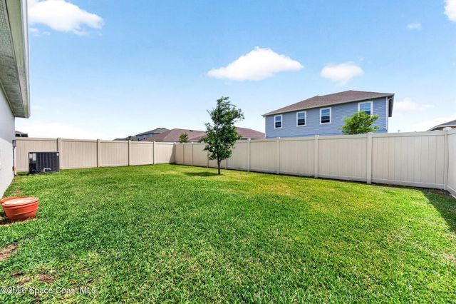2530 Roygaris Street NW, Palm Bay, FL 32907