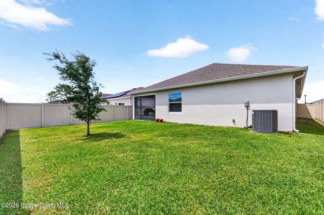 2530 Roygaris Street NW, Palm Bay, FL 32907
