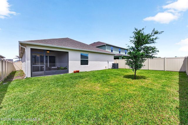 2530 Roygaris Street NW, Palm Bay, FL 32907