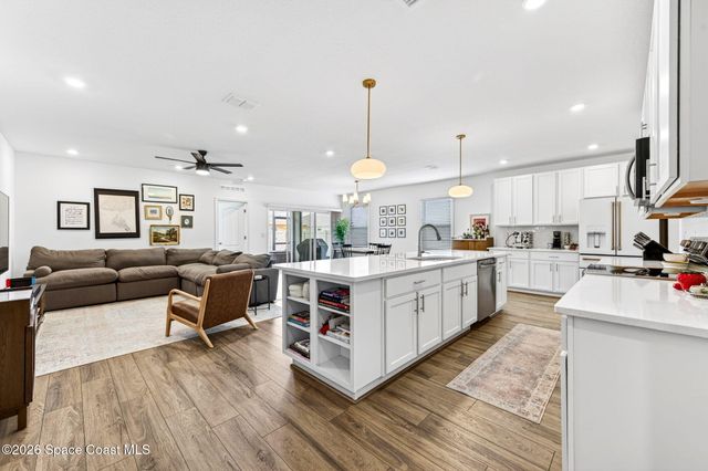 2530 Roygaris Street NW, Palm Bay, FL 32907
