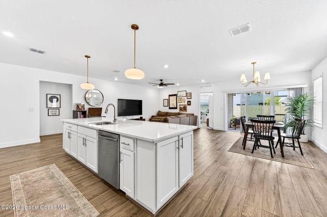 2530 Roygaris Street NW, Palm Bay, FL 32907