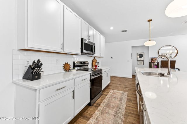 2530 Roygaris Street NW, Palm Bay, FL 32907
