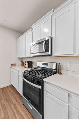 942 Maricopa Street, Tulare, CA 93274