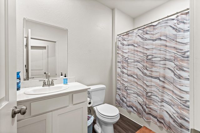 942 Maricopa Street, Tulare, CA 93274