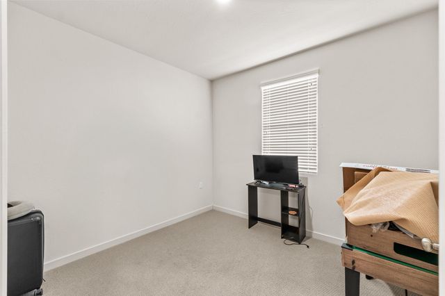 942 Maricopa Street, Tulare, CA 93274