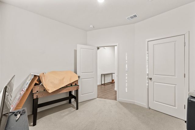 942 Maricopa Street, Tulare, CA 93274