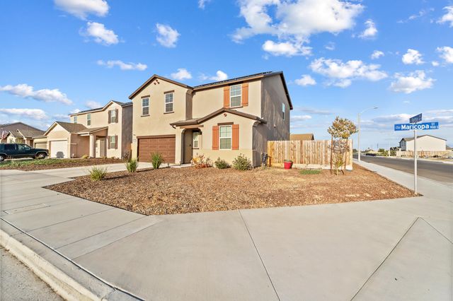 942 Maricopa Street, Tulare, CA 93274