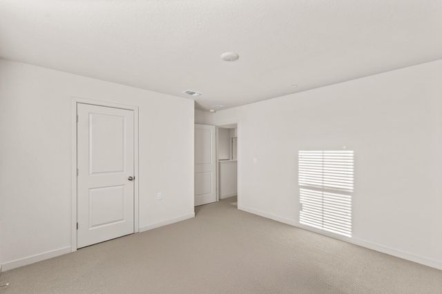 942 Maricopa Street, Tulare, CA 93274