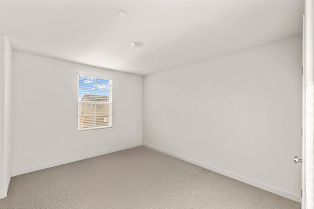 942 Maricopa Street, Tulare, CA 93274