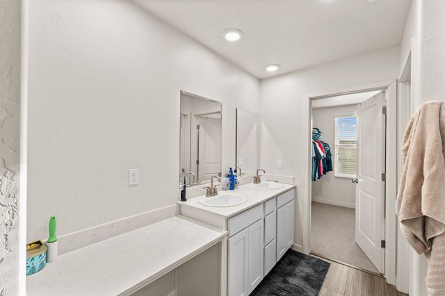 942 Maricopa Street, Tulare, CA 93274