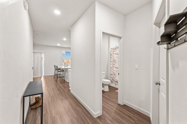 942 Maricopa Street, Tulare, CA 93274