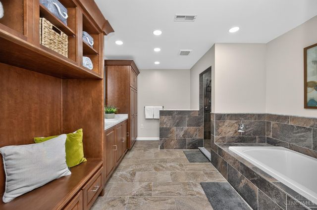 9617 Stonemasters Drive, Symmes Twp, OH 45140