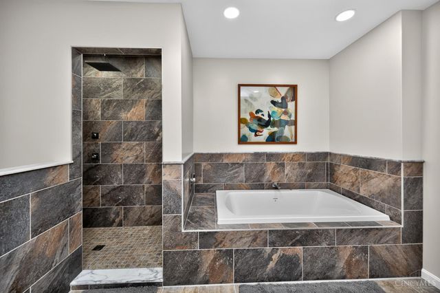 9617 Stonemasters Drive, Symmes Twp, OH 45140