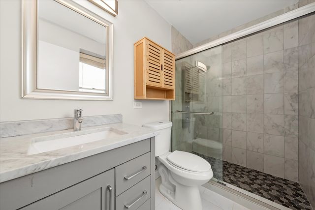 2208 W DIVERSEY Avenue S, Chicago, IL 60647