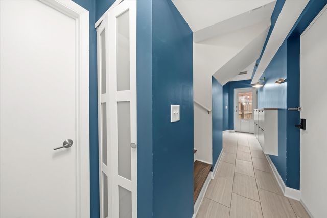 2208 W DIVERSEY Avenue S, Chicago, IL 60647