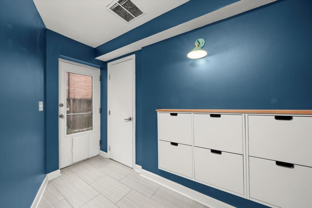 2208 W DIVERSEY Avenue S, Chicago, IL 60647