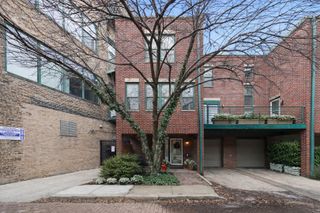 2208 W DIVERSEY Avenue S, Chicago, IL 60647