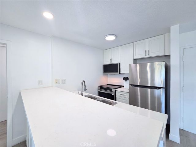 5585 E Pacific Coast Highway 240, Long Beach, CA 90804