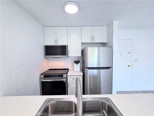 5585 E Pacific Coast Highway 240, Long Beach, CA 90804