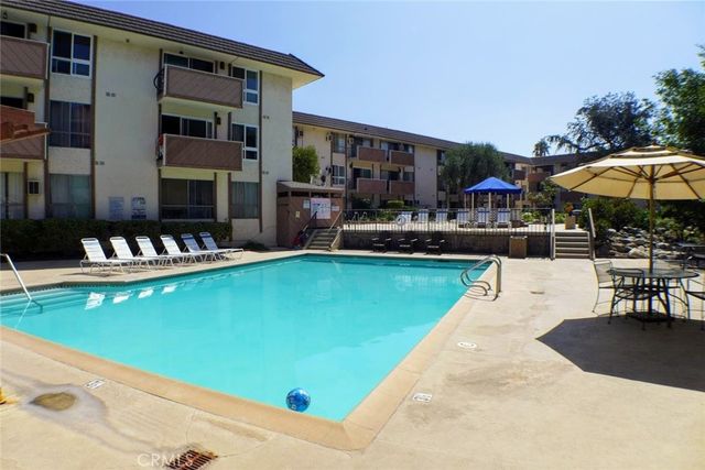 5585 E Pacific Coast Highway 240, Long Beach, CA 90804