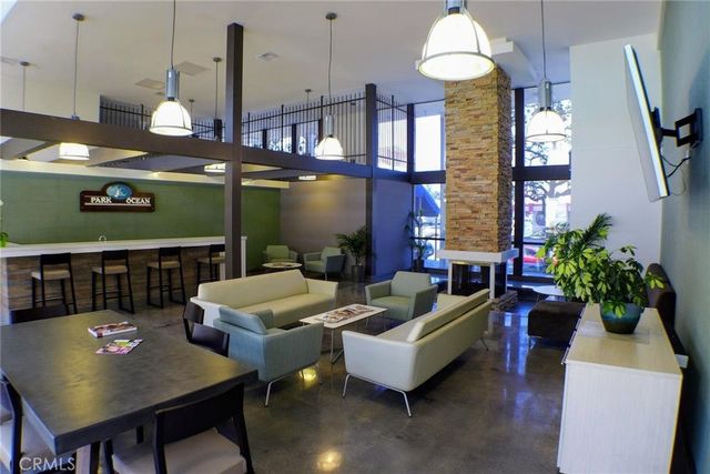 5585 E Pacific Coast Highway 240, Long Beach, CA 90804