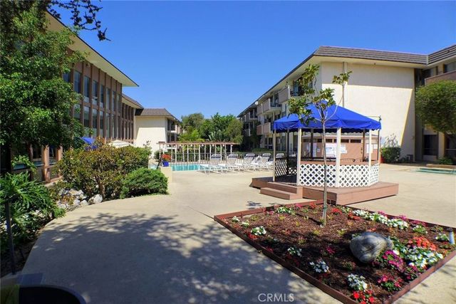 5585 E Pacific Coast Highway 240, Long Beach, CA 90804