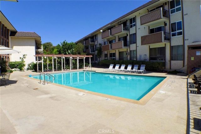 5585 E Pacific Coast Highway 240, Long Beach, CA 90804