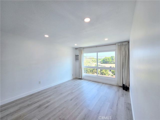 5585 E Pacific Coast Highway 240, Long Beach, CA 90804