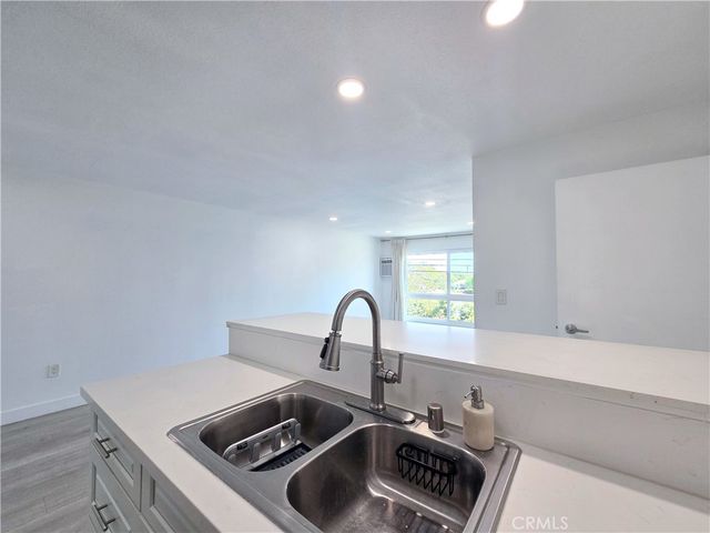 5585 E Pacific Coast Highway 240, Long Beach, CA 90804
