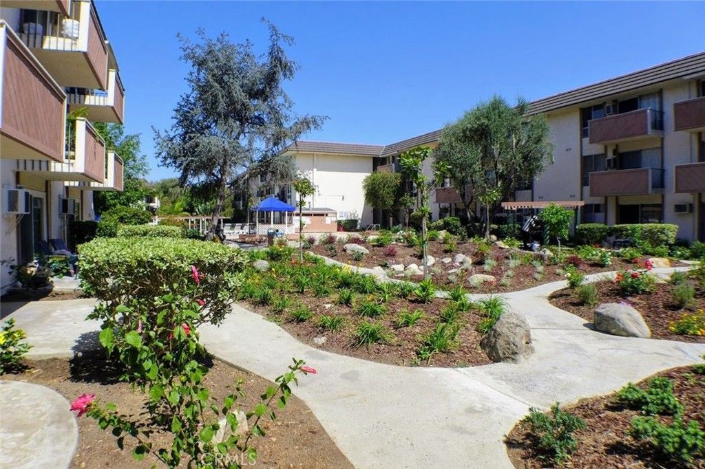 5585 E Pacific Coast Highway 240, Long Beach, CA 90804