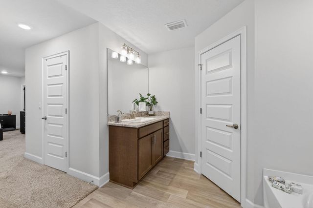 5462 NW Scepter Drive, Port St. Lucie, FL 34983