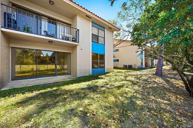 1661 Balfour Point Drive B, West Palm Beach, FL 33411