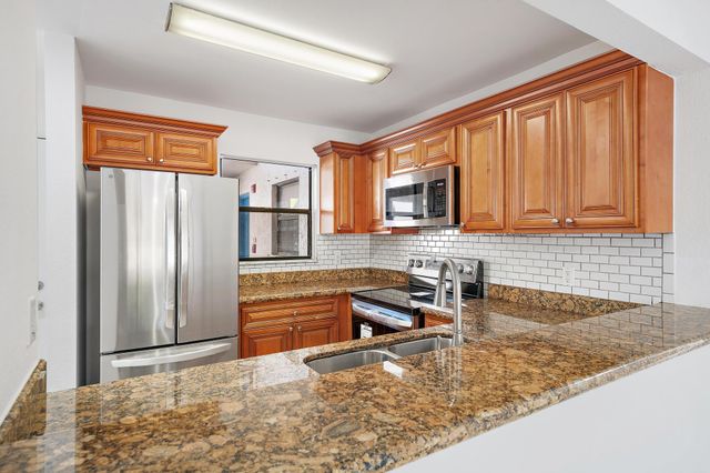 1661 Balfour Point Drive B, West Palm Beach, FL 33411