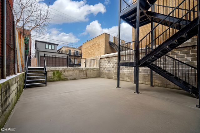 1716 S Clinton Street, Chicago, IL 60616