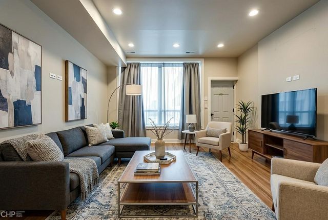 1716 S Clinton Street, Chicago, IL 60616