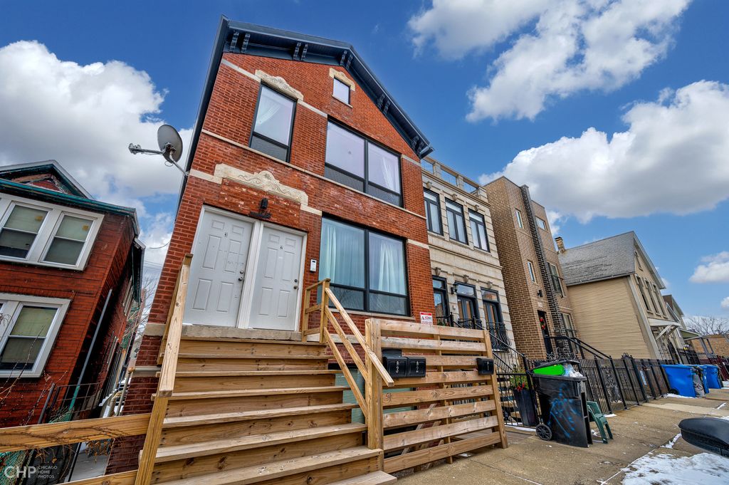 1716 S Clinton Street, Chicago, IL 60616