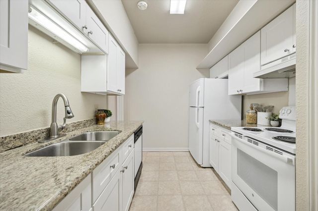 2400 N Braeswood Boulevard 301, Houston, TX 77030