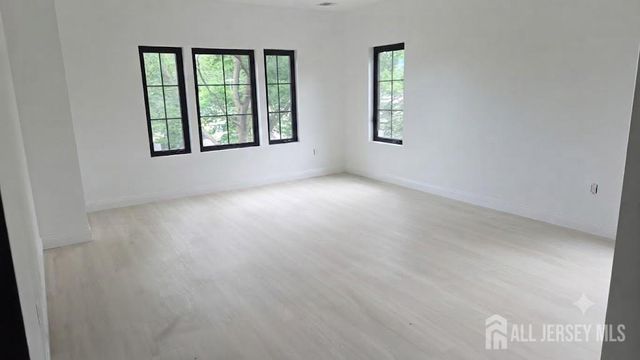 10 Poe Avenue, Franklin Twsp, NJ 08873