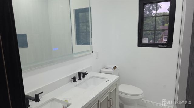 10 Poe Avenue, Franklin Twsp, NJ 08873